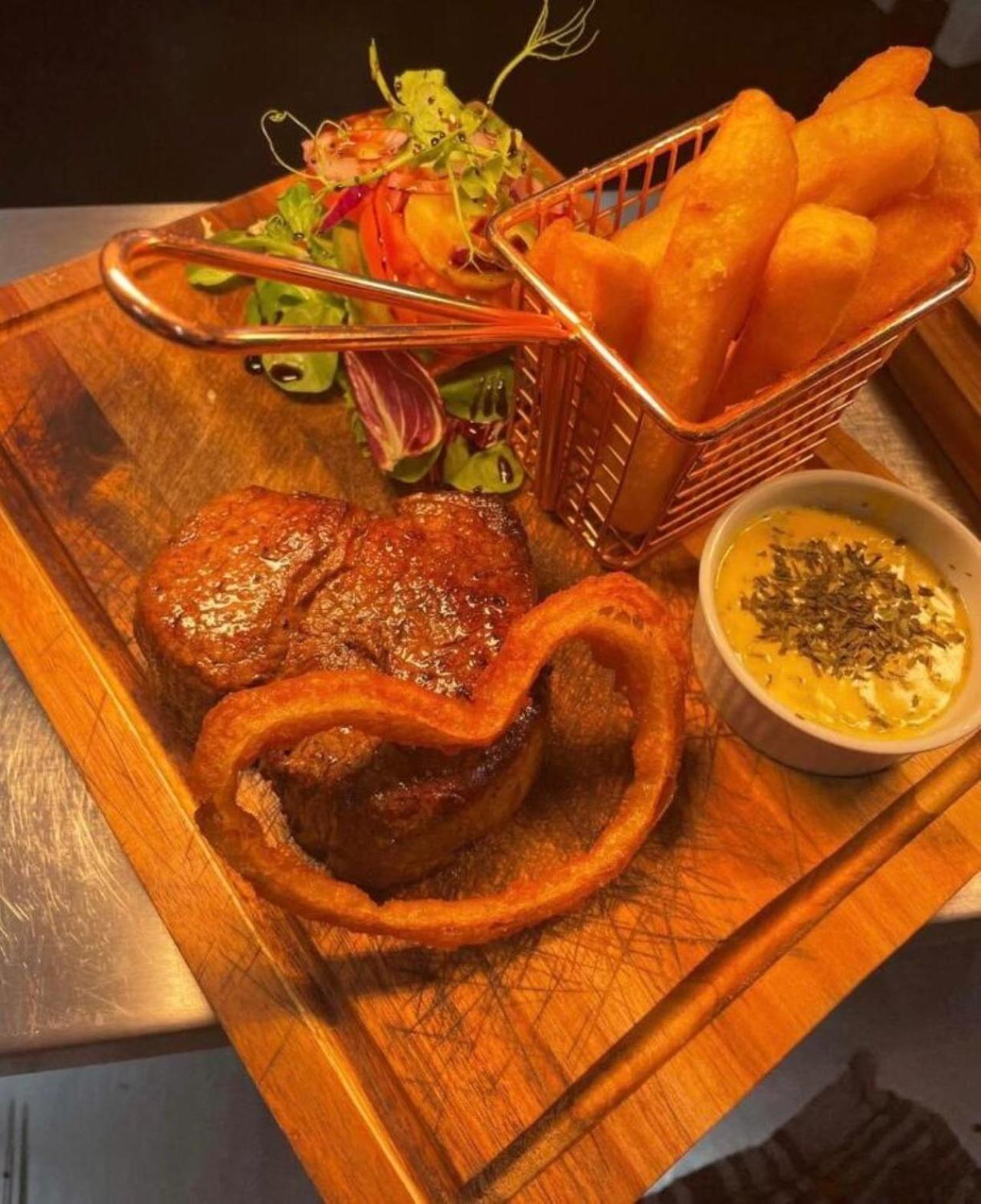 The Manor Inn Pub And Steakhouse, Fridaythorpe, Driffield York Eksteriør bilde